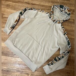 New! Men’s UNDER ARMOUR camo hoodie